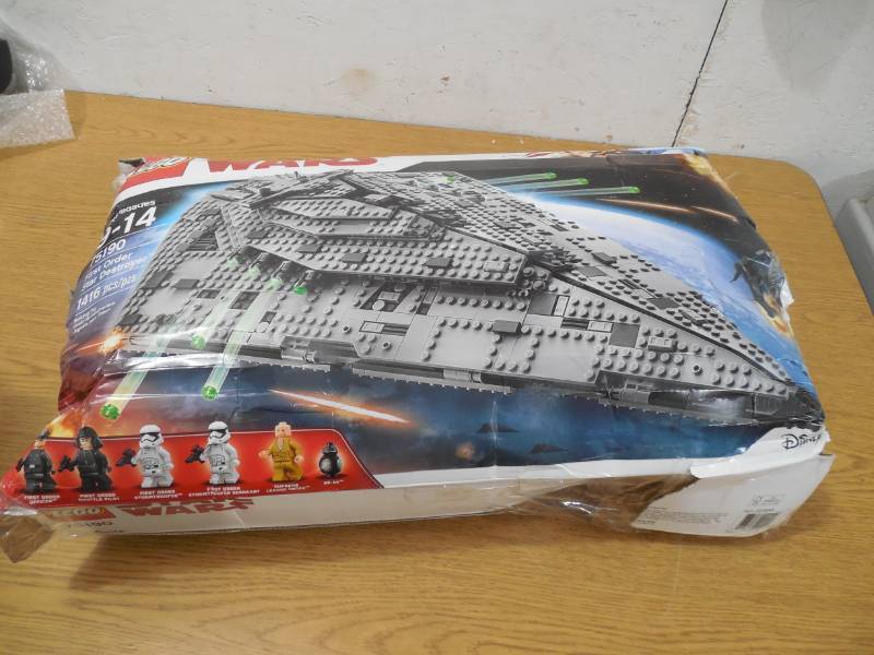 lot 30 image: Lego 75190 Star Wars First Order Star Destroyer 1416 pcs