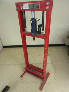 lot 304 image: ATD 12-TON SHOP PRESS