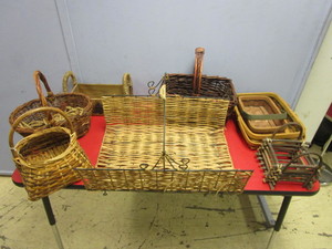 lot 405 image: FIREWOOD HOLDER, DECORATIVE COUNTRY-STYLE BASKETS