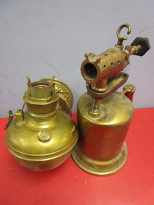 lot 415 image: VINTAGE BRASS BLOW TORCHAND OIL LAMP CONVERTED TO ELECTRICITY