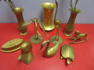 lot 419 image: BRASS TABLE DECOR, STATUES, VASES