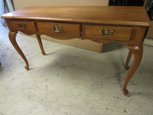 lot 458 image: SOLID OAK SOFA TABLE