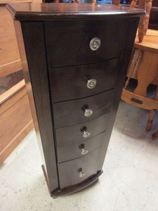 lot 461 image: FREESTANDING JEWELRY BOX