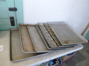 7 Full Size Sheet Pans