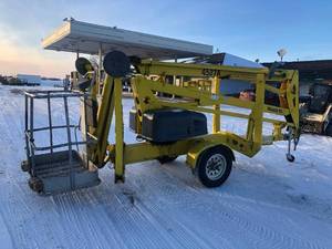 lot 8 image: 2007 Bil-Jax 4527A Electric Tow Behind Lift