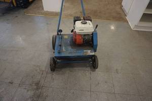 lot 31 image: Blue Bird Brand Power Lawn Dethatcher
