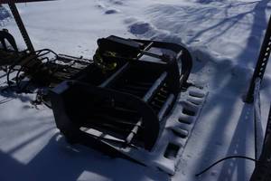 lot 24 image: Brand New Universal Mount Bobcat Skid Loader Skid Steer 48 Rock Grapple Bucket