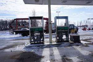 lot 33 image: Lot of 10- Dresser Wayne Brand Fuel Diesel and Gas Pumps