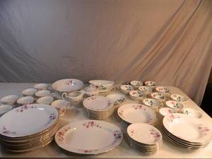 lot 16 image: Assorted Beautiful China
