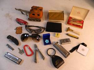 lot 18 image: Assorted Collectibles