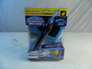 lot 24 image: New Hurricane Windshield Wizard