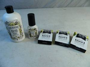 lot 39 image: New Poo-Pourri Before You Go Sprays