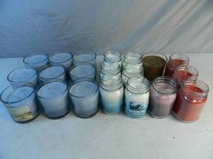 lot 71 image: 20 New Candles