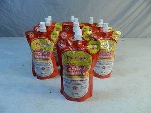 lot 83 image: 10 New Containers of Pour and Serve Ready to Use Hummingbird Nectar