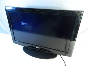 lot 7 image: Sanyo 32 inch Flat Screen TV