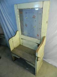 lot 1 image: Very Cute Bench Built From Old Door
