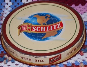 lot 20 image: Schlitz serving tray
