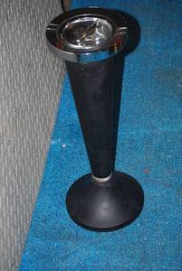 lot 83 image: Vintage Parlor cigar stand ashtray