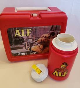 lot 29 image: 1987 ALF Lunch box and thermos