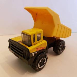 lot 18 image: Mini Tonka vehicles
