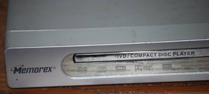 lot 37 image: Memorex MVD2042 Progressive scan dvdcompact disc player