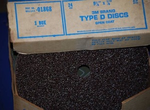 lot 50 image: 3m 24 Grit high speed sanding discs (1 box)
