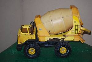 lot 12 image: Vintage Tonka cement mixer (rare)