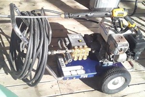 lot 3 image: GRAYCO pressure washer 1525