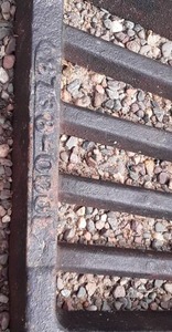 lot 4 image: Antique Cast iron access panel 60x 60
