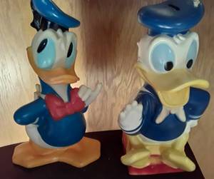 lot 46 image: Vintage Disney banks (Donald Duck)