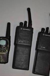 lot 44 image: Motorola HT-1000 set of 4