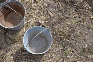 lot 25 image: 3 old galvanized pails with handles