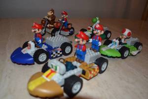 lot 82 image: Mario Donkey Kong Lego sets