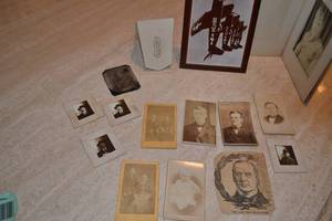 lot 2 image: antique pictures western William Mckinnley the kid