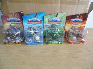 Lot of 12 Skylander Figures