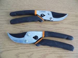 2 Pair Fiskars Cutters