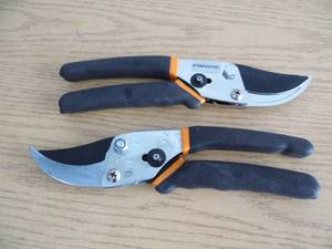 2 Pair Fiskars Cutters