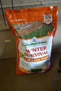 lot 20 image: Jonathan Green Winter Survival Fall Lawn Food