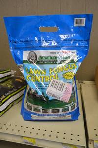 lot 53 image: Bag of Jonathan Green Lawn Fungus Control