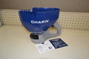 lot 35 image: New Chapin Hand Held Salt  Ice Melt Spreader