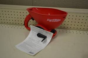 lot 36 image: Earthway EV-N-Spread Seeder  Spreader
