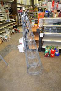 lot 109 image: Lot of 12 Tomato Plant Cages