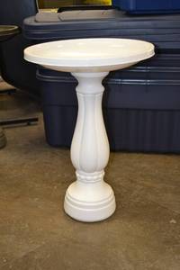 lot 108 image: Bloom Model Plastic Birdbath
