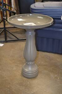 lot 107 image: Bloom Model Plastic Birdbath