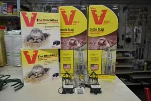 lot 112 image: Lot of NEW Victor Gopher and Mole Traps