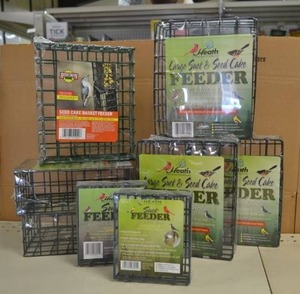 lot 121 image: Lot of 8 Seedcake Feeders