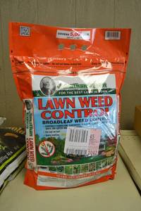 lot 55 image: Bag of Jonathan Green Lawn Weed Control