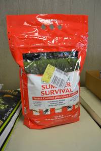 lot 63 image: Bag of Jonathan Green Summer Survival Insect Control and Lawn Fertilizer