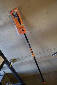 lot 183 image: Fiskers Pruning Stik Tree Pruner