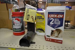 lot 210 image: Assorted Traps and Repellents